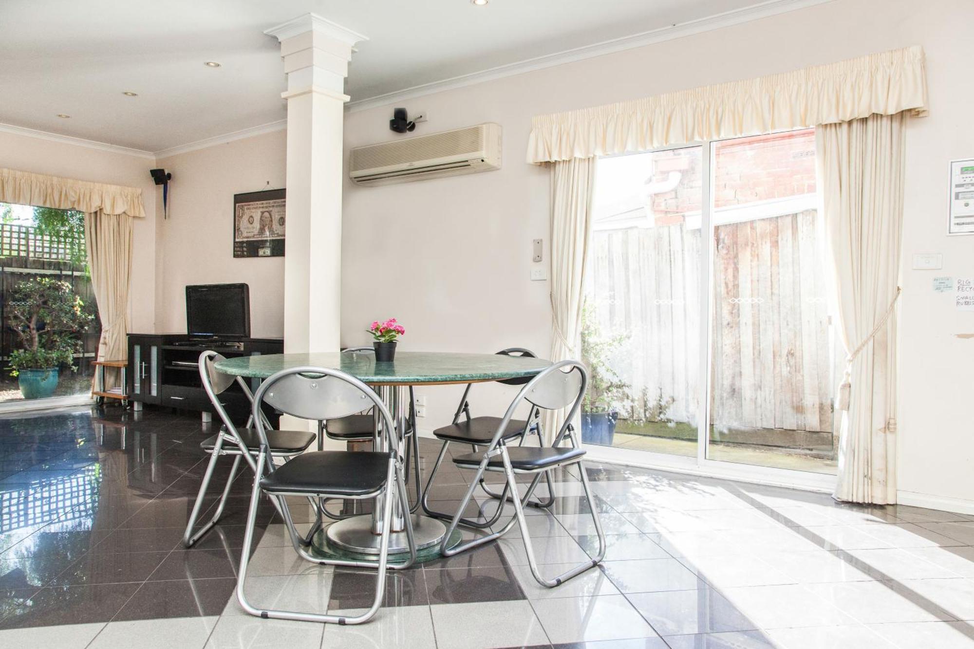 Abbotsford Private Rooms & Pods - 15 Charles Homestay Melbourne Dış mekan fotoğraf